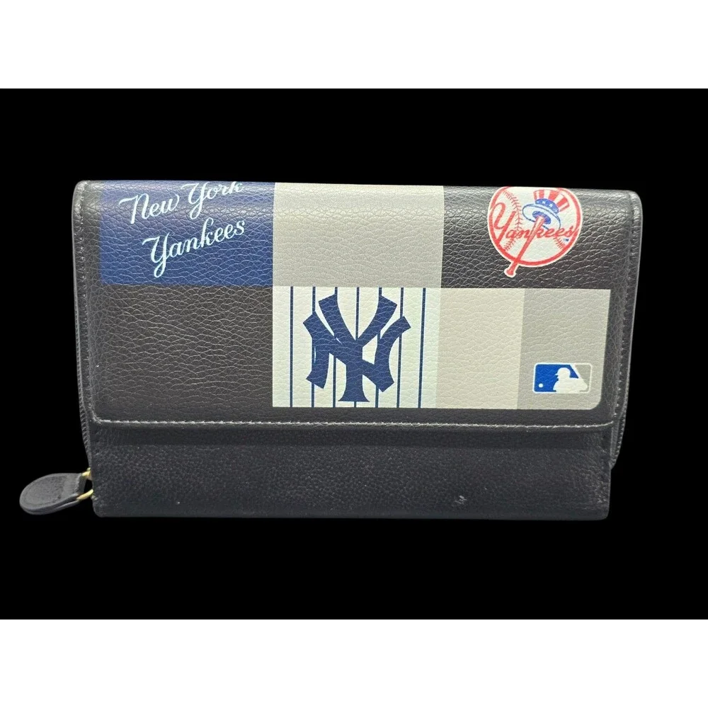 Bradford Exchange NY YANKEES Women’s Large Wallet Zip Snap Closure Clutch *Flaws
